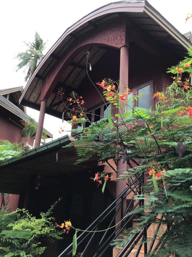 Wazzahresort Ko Samui